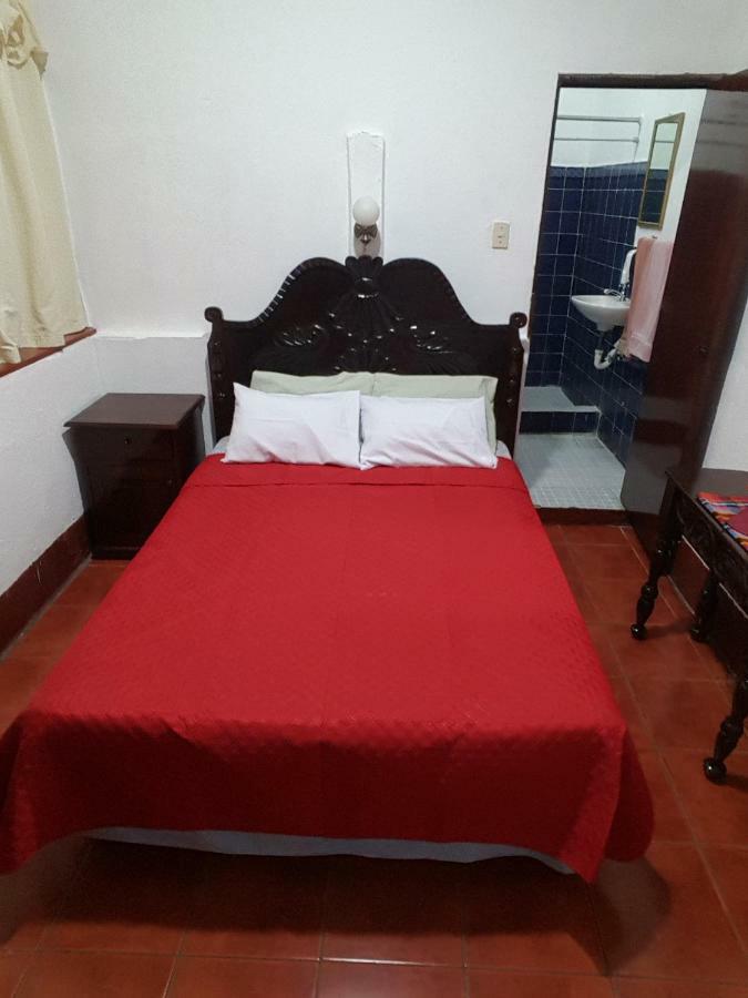 Hotel Internacional Guest House Antigua Exterior photo