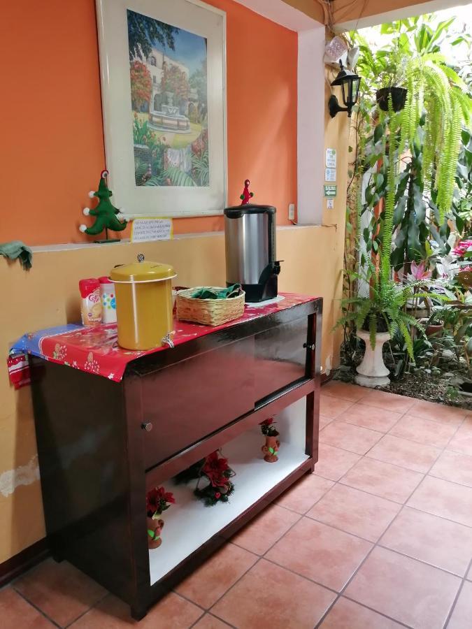 Hotel Internacional Guest House Antigua Exterior photo