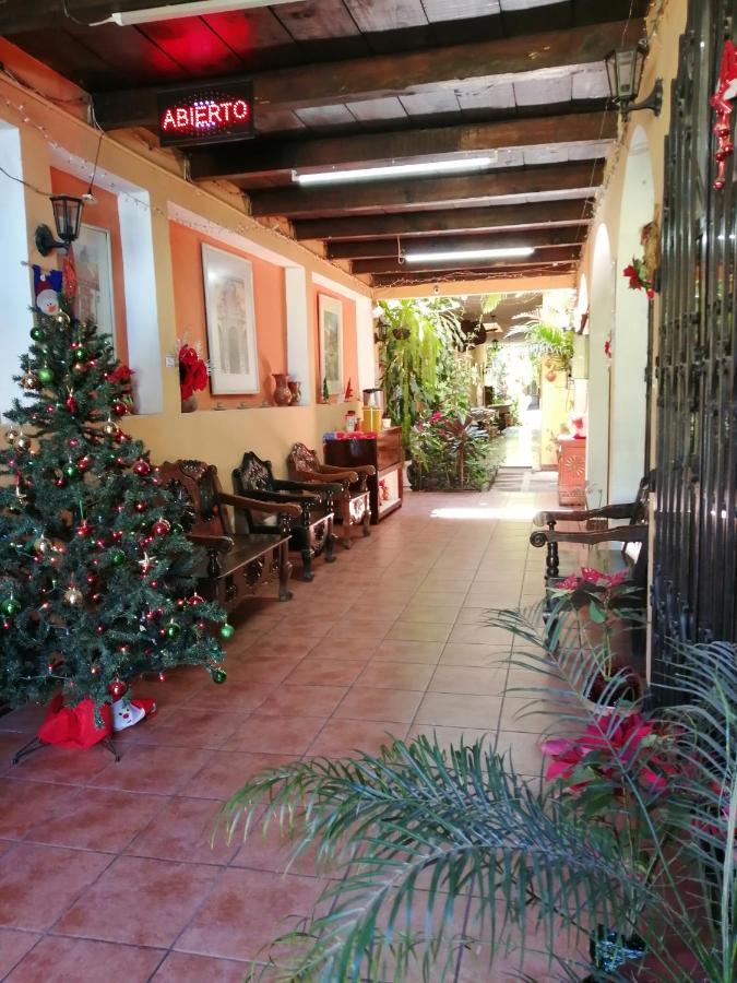 Hotel Internacional Guest House Antigua Exterior photo